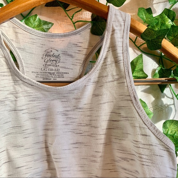 Racerback tank top with lace detail on back - Picture 2 of 3